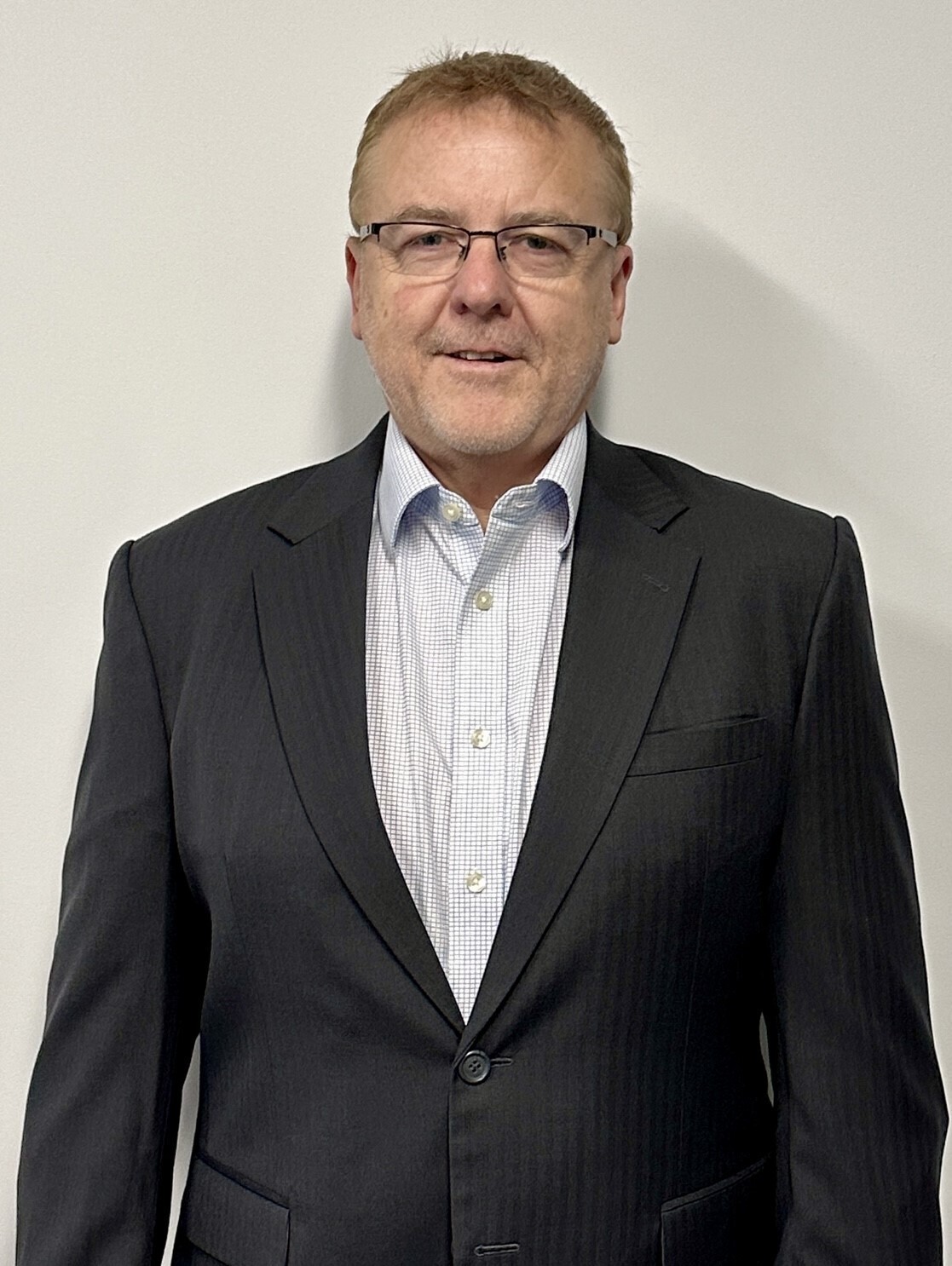 Professional portrait of the author, Darren Halse